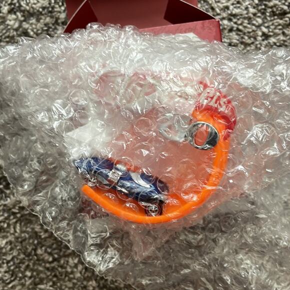 NIB Vintage Hallmark Ornament Hot Wheels 30th Anniversary 1998 - Picture 3 of 3
